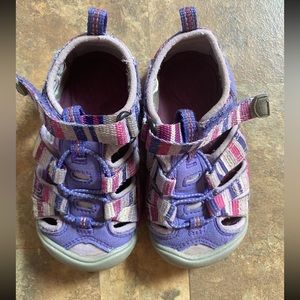 Little kid purple keens size 6